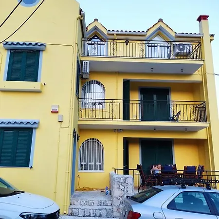 Chloe Attic Ferienhaus Agia Efimia