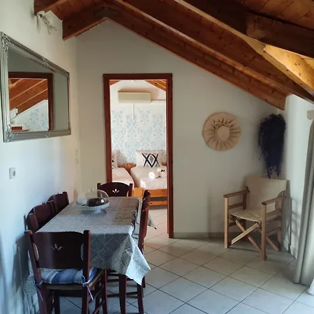 Ferienhaus Chloe Attic Agia Efimia