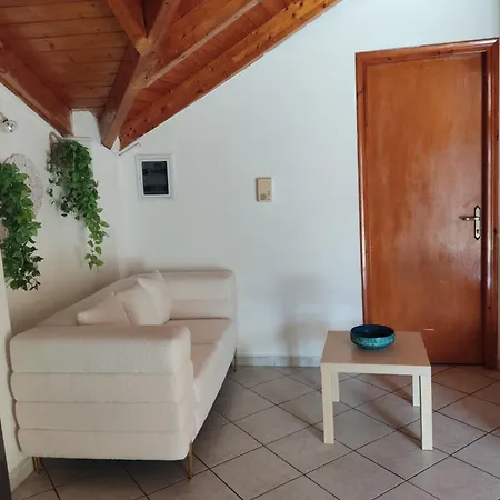 Σπίτι διακοπών Chloe Attic Αγία Ευφημία