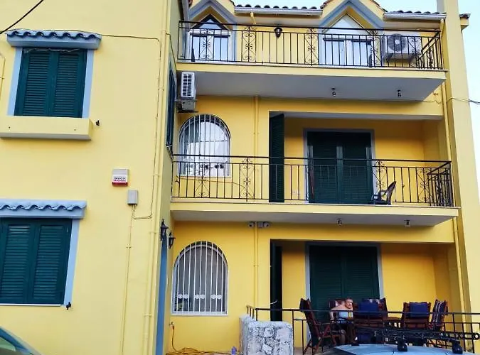 Chloe Attic Ferienhaus Agia Efimia